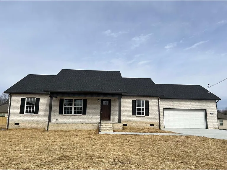 202 Graham Way — Photo 1