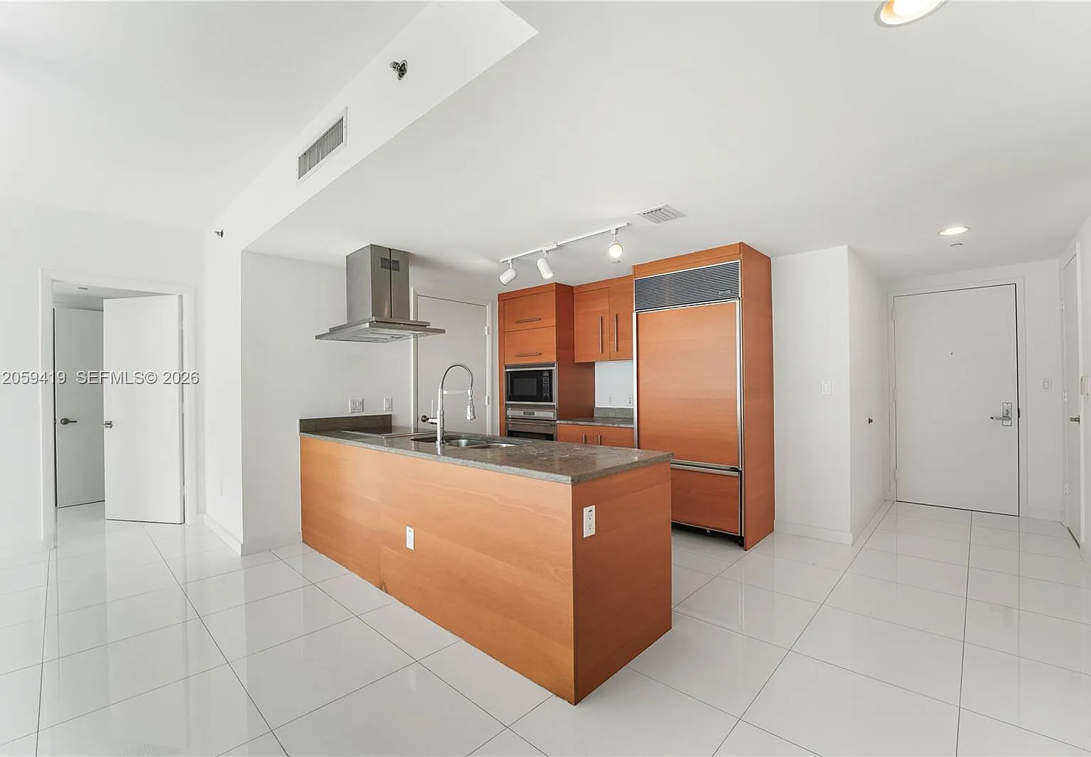 Icon Brickell No Two — Photo 3