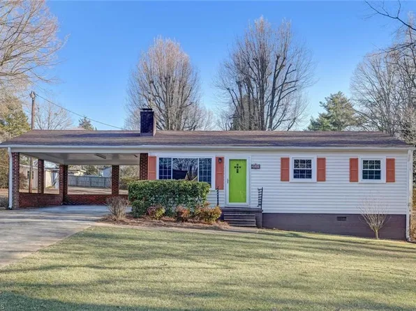 2511 Westover Dr, Reidsville, NC 27320