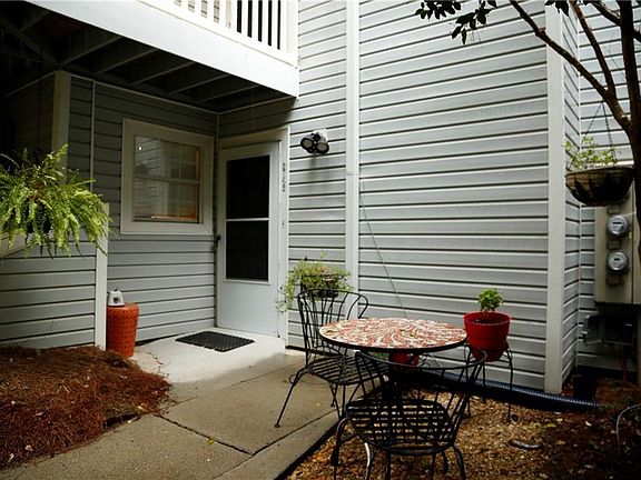 2nd image of 2762 Suwanee Way SE