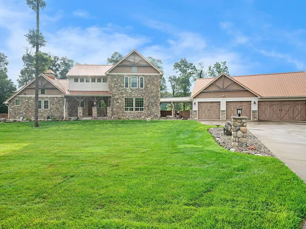 51044 Spotted Eagle Dr, Elkhart, IN 46514