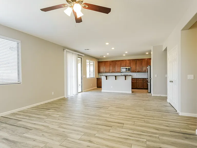 27424 N 54th Ln — Photo 6