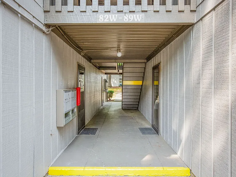2260 Sunderland Rd #82W — Photo 17