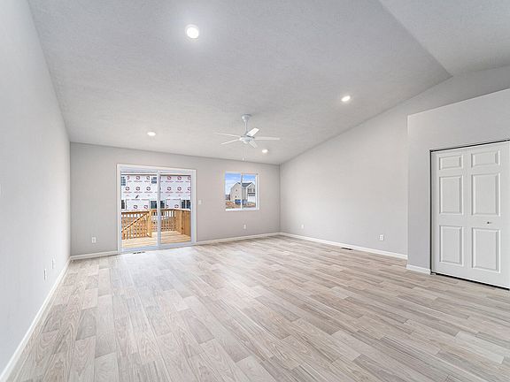 3rd image of LOT 17 Field Crest Point