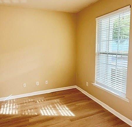3rd image of 585 McWilliams Rd SE Unit 1204