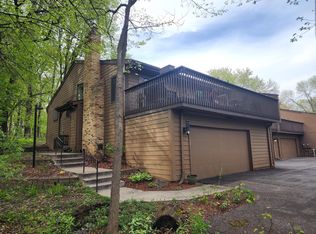 462 W Eagle Lake Dr, Maple Grove, MN 55369