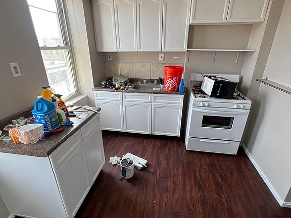 3rd image of 2224 E York St APT 4