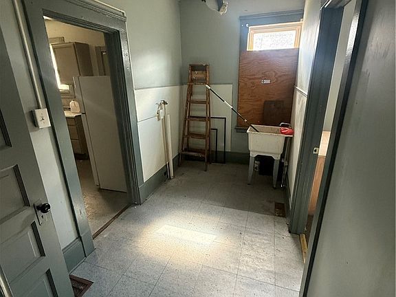 5th image of 6700 Hosmer Ave