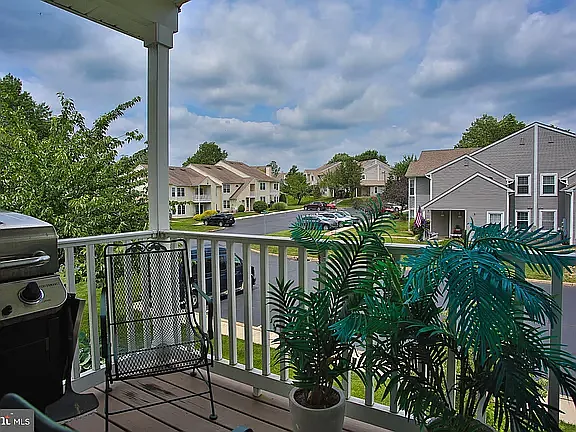2 bed, 1035 sqft, $2,375 — Photo 3
