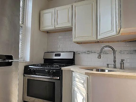 4th image of 1267 Rogers Ave #3F