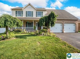 2710 Farmersville Rd, Bethlehem, PA 18020
