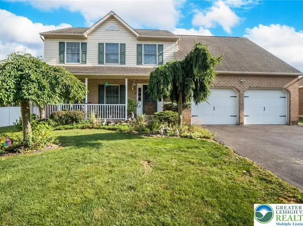 2710 Farmersville Rd, Bethlehem, PA 18020