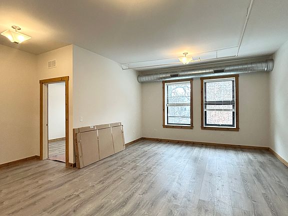 5th image of 4600 S Ellis Ave #204