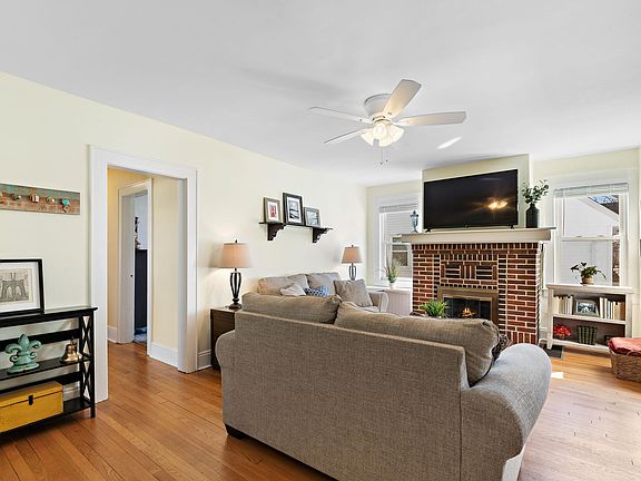 2nd image of 239 Fairview Ave Floor 1