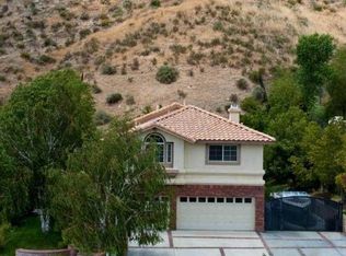 28803 Park Woodland Pl, Saugus, CA 91390