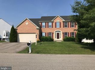 11272 Suffolk Dr, Hagerstown, MD 21742
