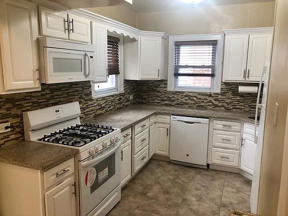 5th image of 132 Belmont Ave