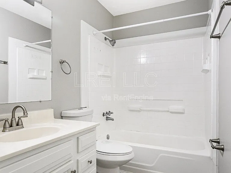 817 Lancelot Ct — Photo 9
