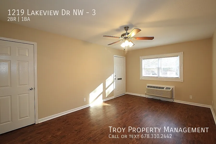 Building Photo - 1219 Lakeview Dr NW #3