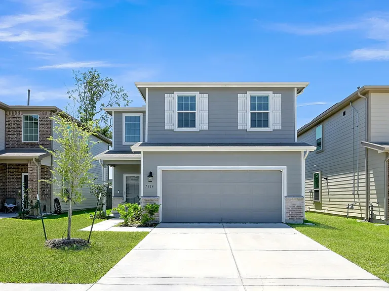 7314 Madison Commons Ln — Photo 1