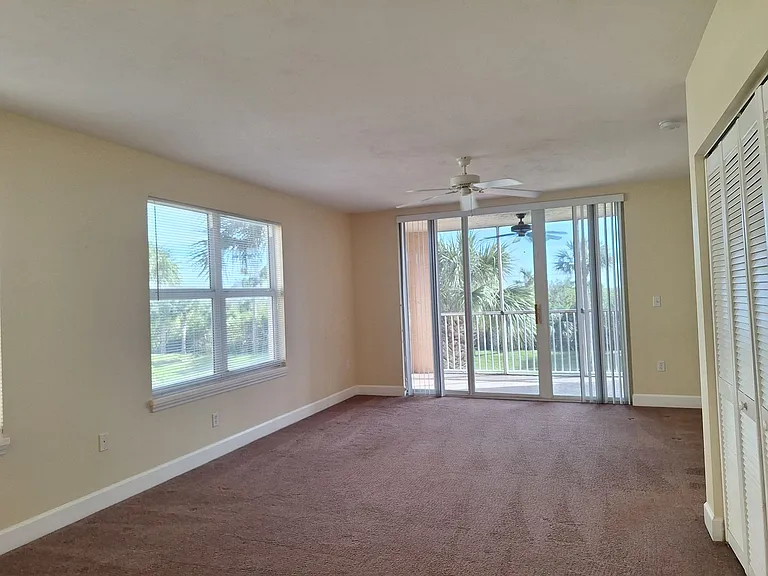 418 Bouchelle Dr #201 — Photo 3