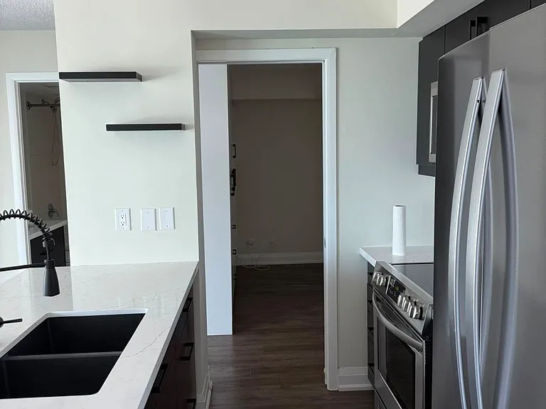 81 Navy Wharf Ct #2206 — Photo 2