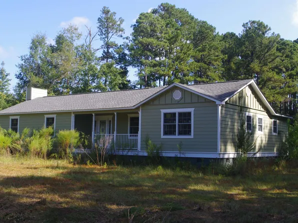 243 Bridalwreath Dr, Saint Matthews, SC 29135