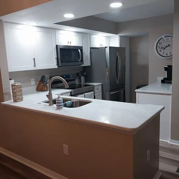 1099 Country Club Dr — Photo 8