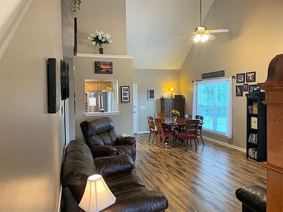 4th image of 208 Mac Beth Ln