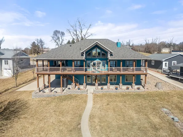 134 Hillcrest Rdg, Montezuma, IA 50171