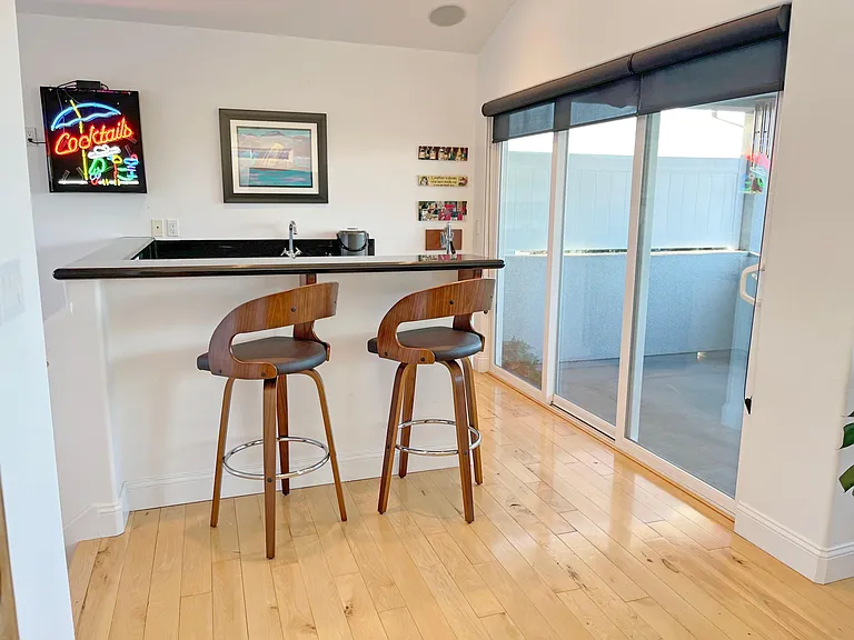 2440 Greenwood Ave — Photo 17