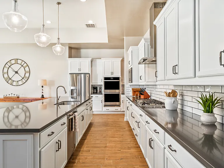 4061 S Emerald Dr — Photo 11