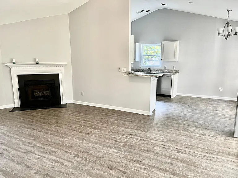 4996 Southgate Pkwy — Photo 3