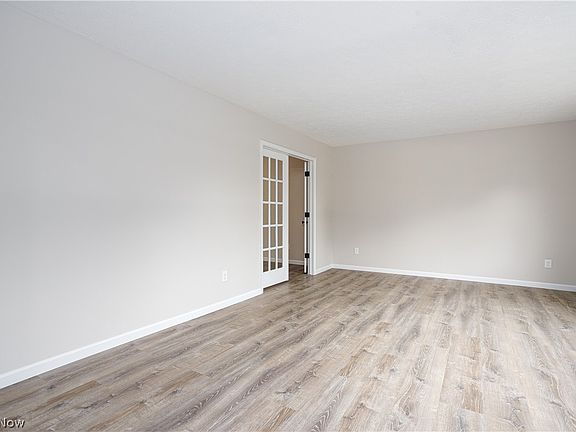 4th image of 469 Wolf Ave
