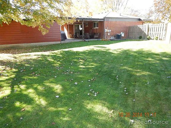 3rd image of 31062 Manhattan St