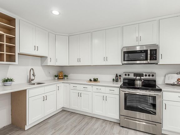 4th image of 10233 N 46th Dr