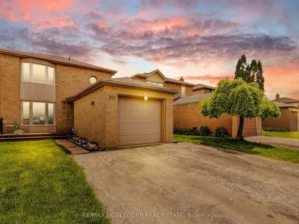 30 Mayberry Ct, Brampton, ON L6S 5B2