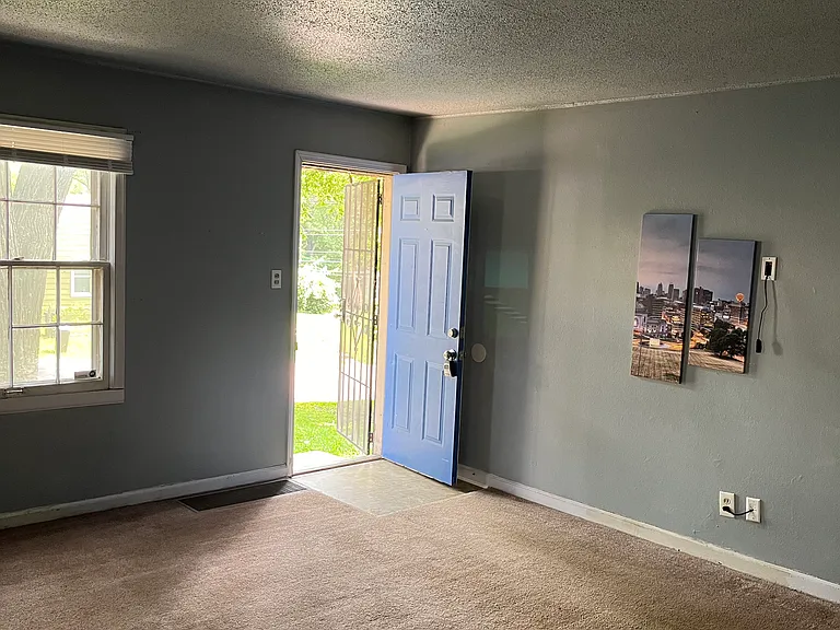 2715 Haskell Ave — Photo 13