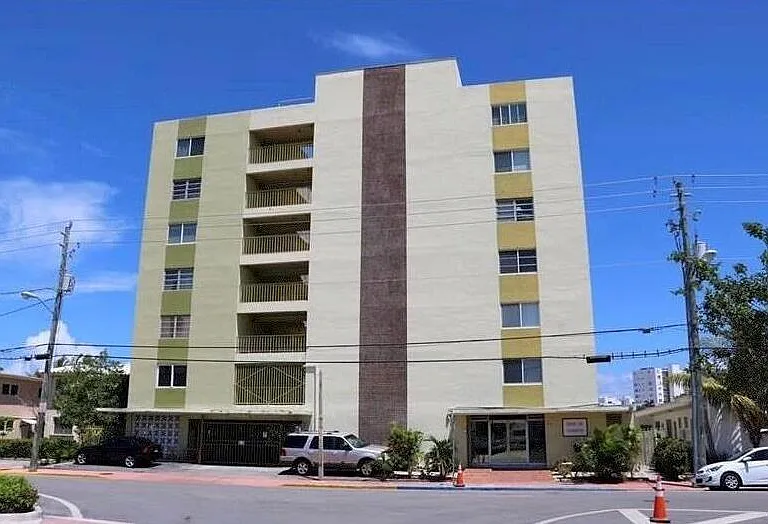 8001 Crespi Blvd #5C — Photo 1