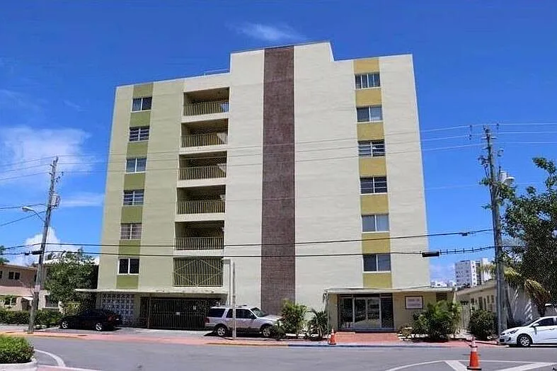 8001 Crespi Blvd #5C