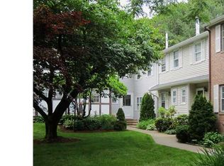 123 E Gate Ln, Hamden, CT 06514