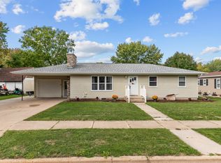 1207 Oshkosh St, New London, WI 54961