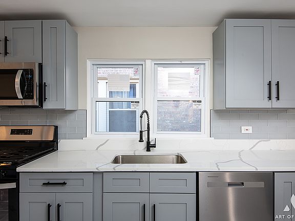 3rd image of 3429 N Oak Park Ave