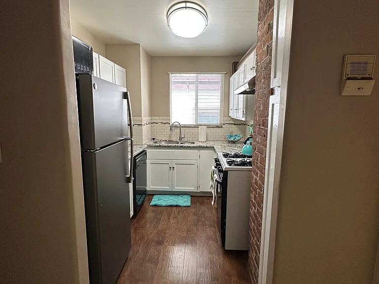 Kitchen entry