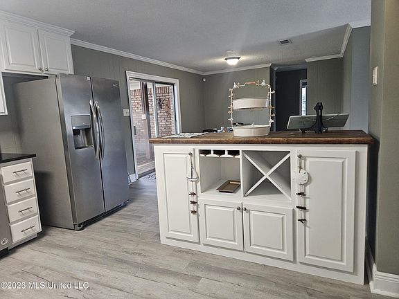 5th image of 1403 Churchill Dr