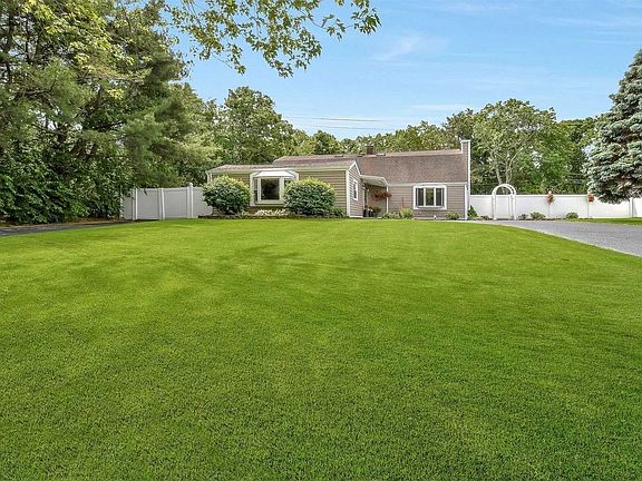 2nd image of 23 Honeysuckle Ln