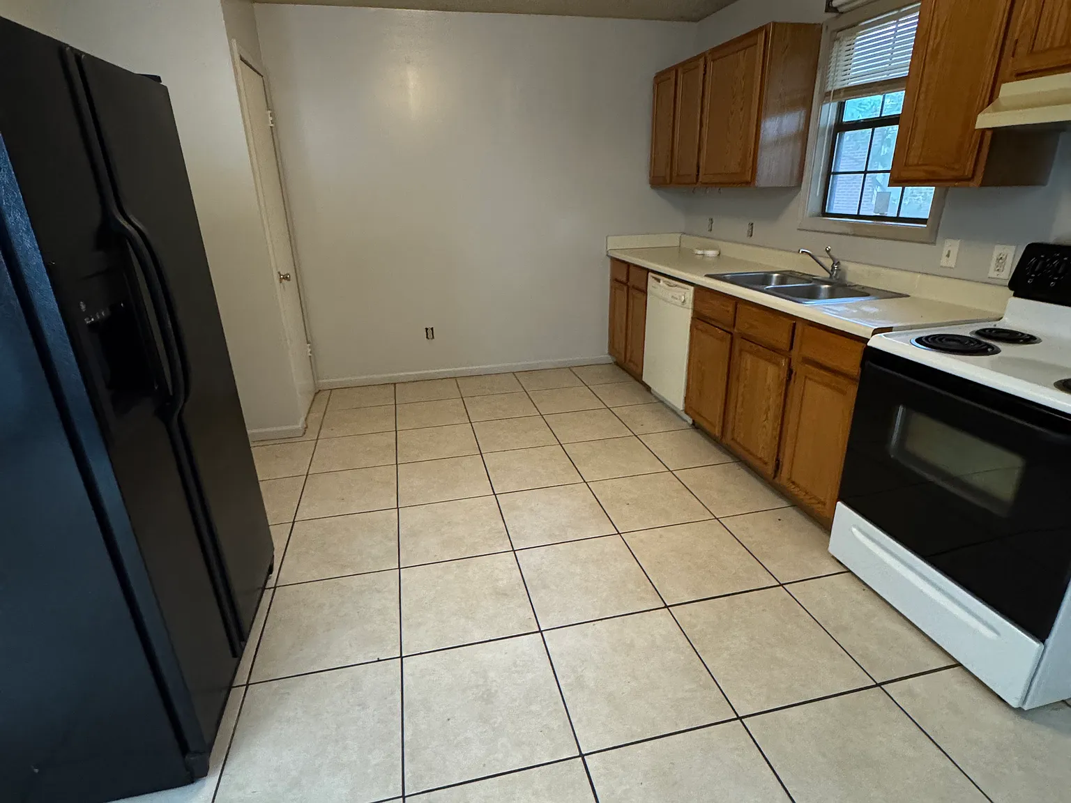 2 bed, 800 sqft, $850 — Photo 3