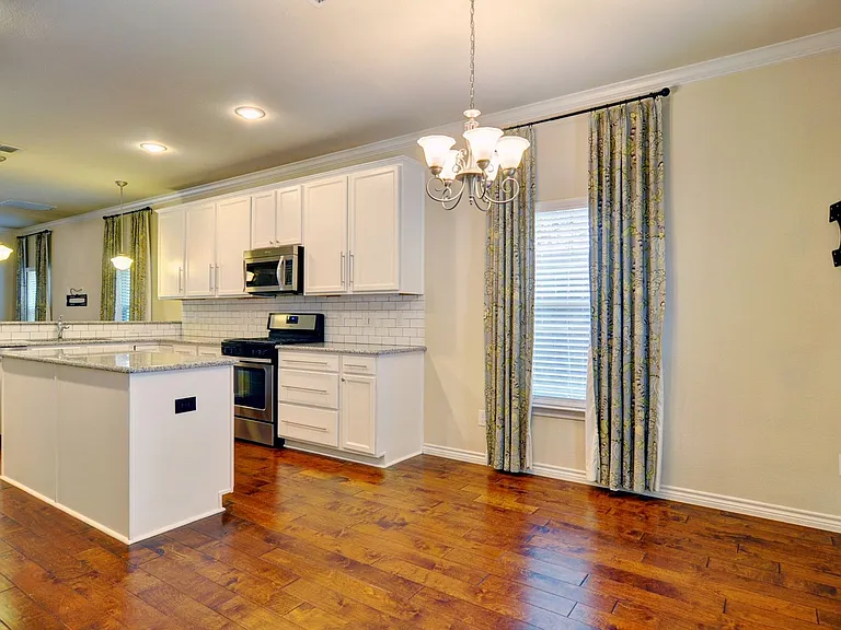 3409 Hamilton Ave — Photo 12
