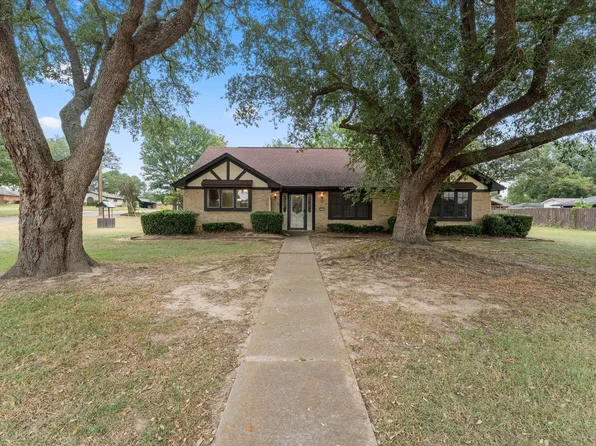 401 Southgate Dr, Mount Pleasant, TX 75455