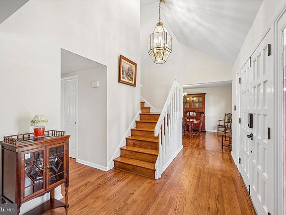4th image of 2312 Patricia Dr